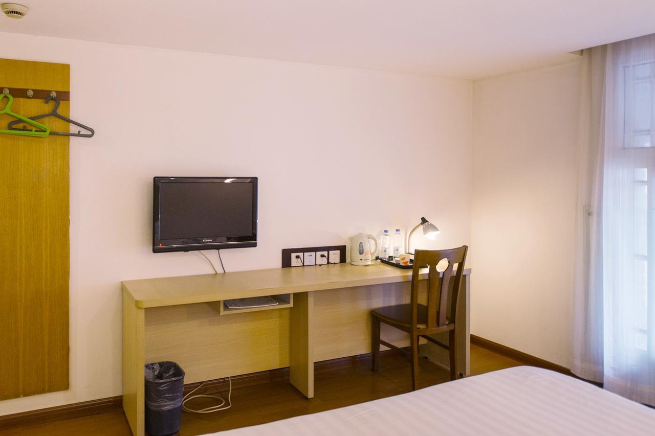 Motel Chongqing Jiefangbai Hongyadong Pedestrian Street מראה חיצוני תמונה