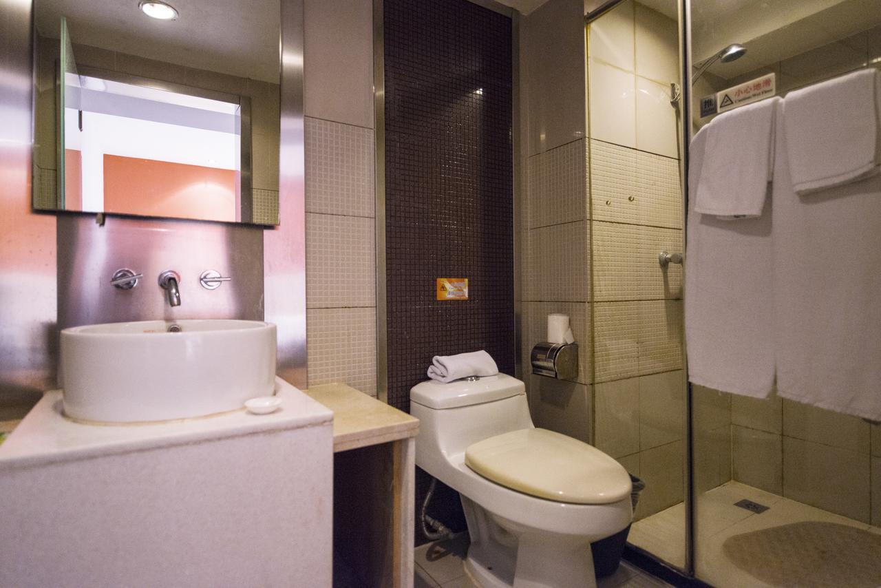 Motel Chongqing Jiefangbai Hongyadong Pedestrian Street מראה חיצוני תמונה