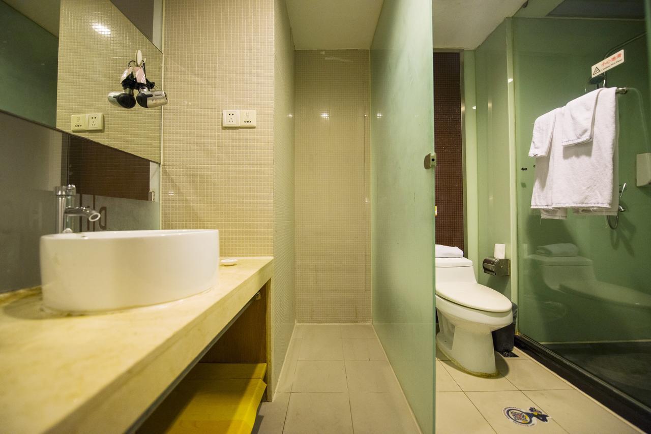 Motel Chongqing Jiefangbai Hongyadong Pedestrian Street מראה חיצוני תמונה