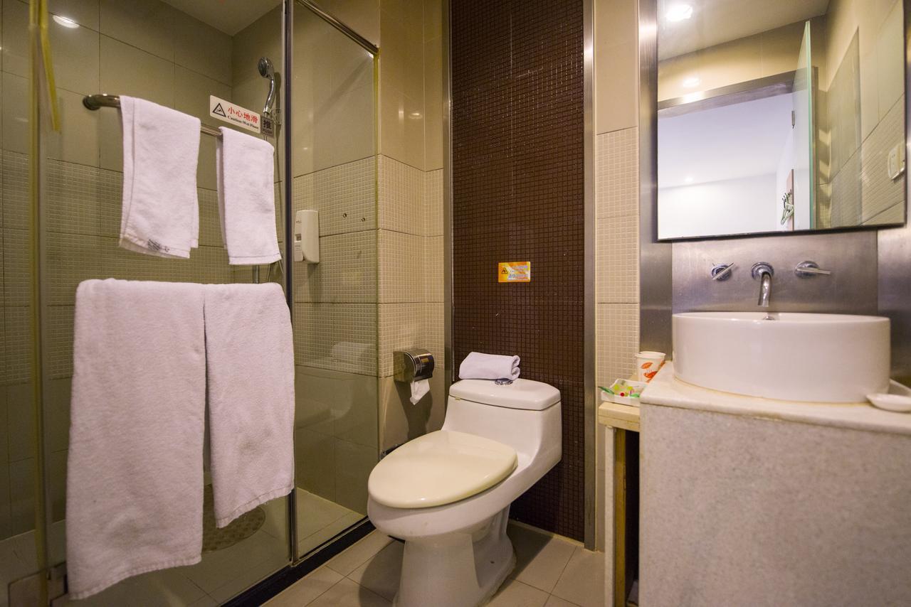 Motel Chongqing Jiefangbai Hongyadong Pedestrian Street מראה חיצוני תמונה