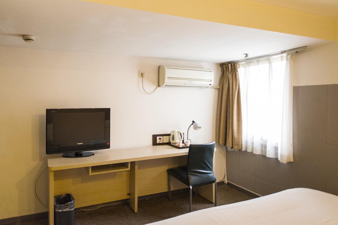 Motel Chongqing Jiefangbai Hongyadong Pedestrian Street מראה חיצוני תמונה