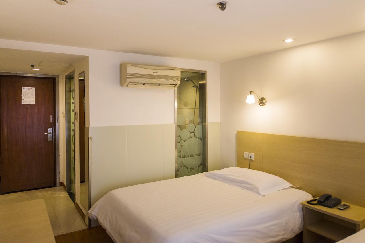 Motel Chongqing Jiefangbai Hongyadong Pedestrian Street מראה חיצוני תמונה