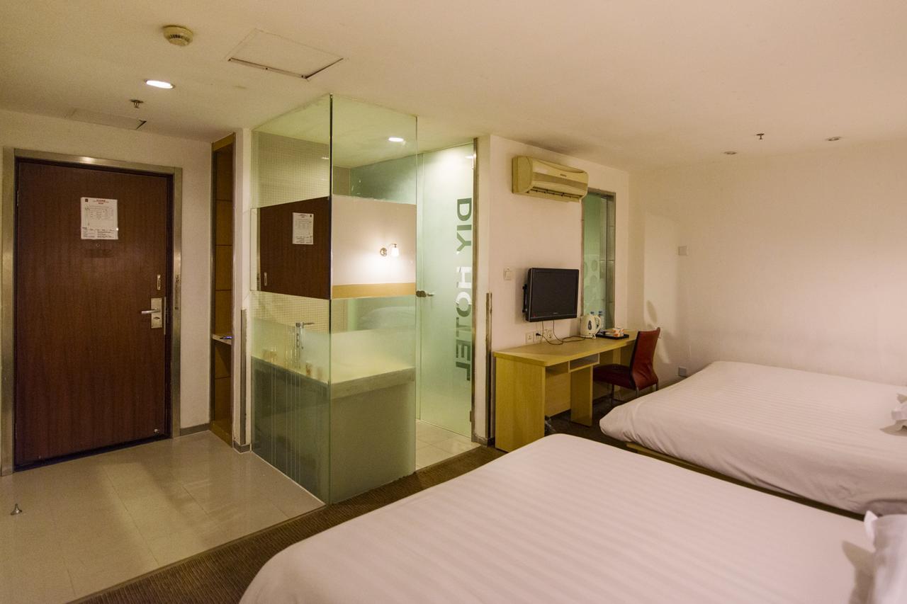 Motel Chongqing Jiefangbai Hongyadong Pedestrian Street מראה חיצוני תמונה