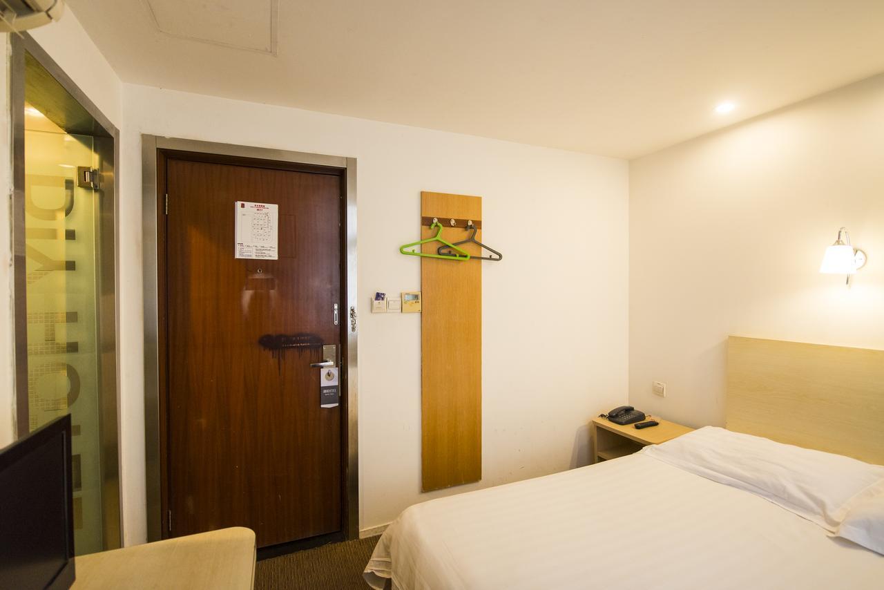 Motel Chongqing Jiefangbai Hongyadong Pedestrian Street מראה חיצוני תמונה