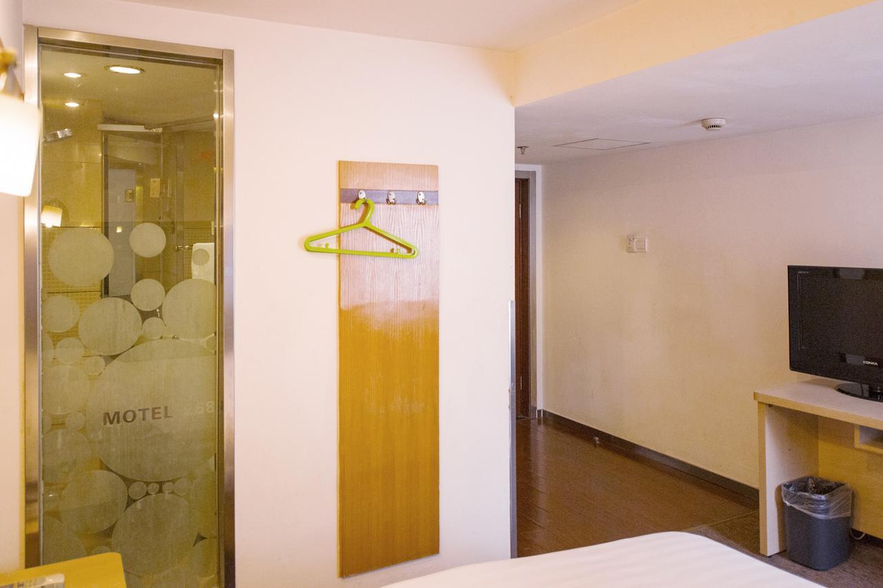 Motel Chongqing Jiefangbai Hongyadong Pedestrian Street מראה חיצוני תמונה