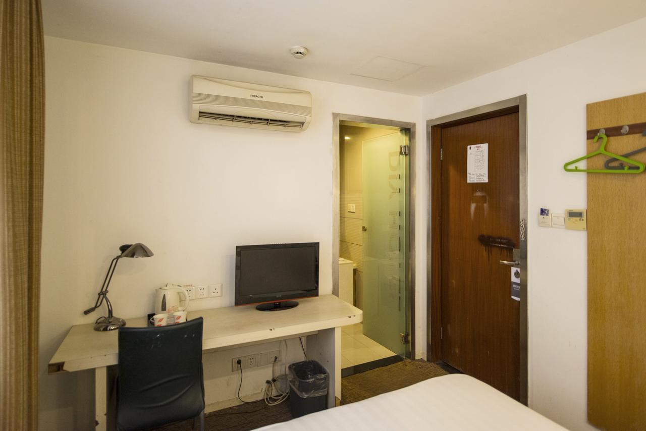 Motel Chongqing Jiefangbai Hongyadong Pedestrian Street מראה חיצוני תמונה