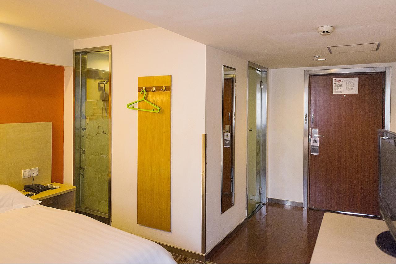 Motel Chongqing Jiefangbai Hongyadong Pedestrian Street מראה חיצוני תמונה